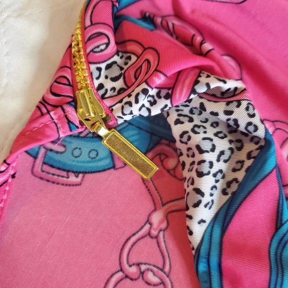 𝅺Love Couture Jeans pink mix cheetah chain prints Large top - Picture 10 of 11